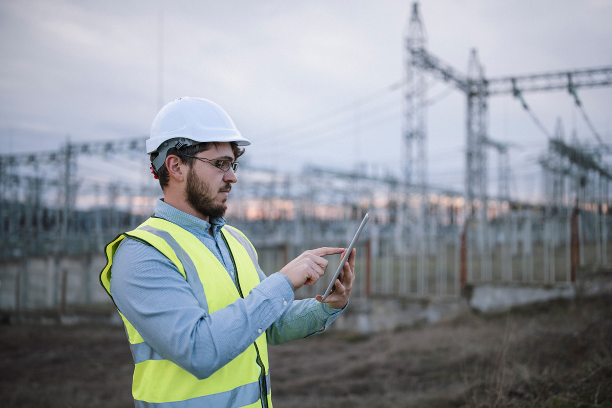 Field engineer by power station